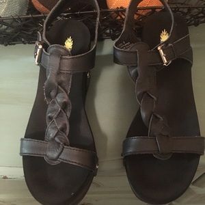 Black wedges